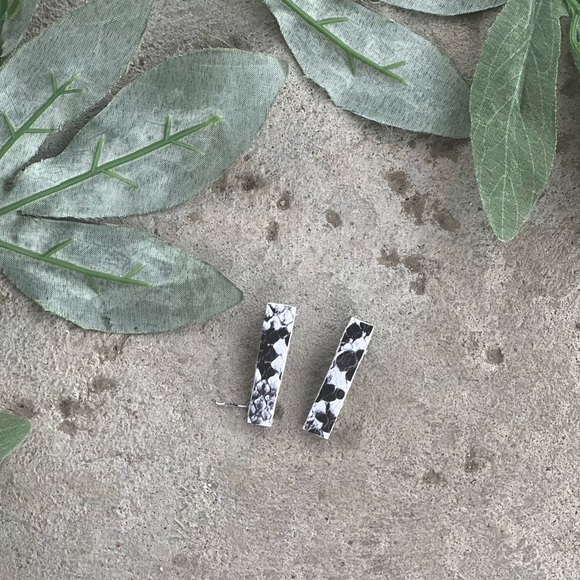 Hair Clips - Picture 5 of 15